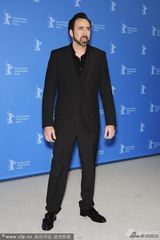 组图：《克鲁德一家》记者会 艾玛斯通靓丽迷人