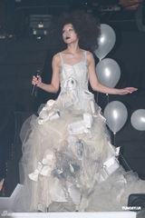 组图：王菀之香港办首场个唱 容祖儿方大同捧场