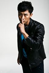 组图：李晨拍秋冬时尚大片 展露俊朗男人本色 