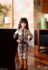 组图：“萌版胡一菲”生活照曝光 潮萌兼备可爱