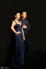 组图：佟大为关悦戛纳归来忙捞金 甜蜜亮相珠宝展