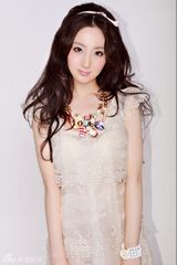 组图：程媛媛拍日系甜美小萝莉范封面