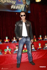 组图：谢天华与影迷聚会 新片可能继续搭档陈法拉 