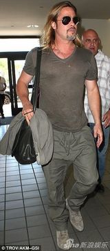 组图：皮特抵法密会婚礼策划师 商讨婚礼事宜