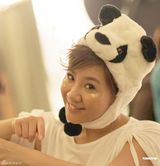 组图：郑欣宜代言护肤品大秀可爱造型