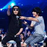 组图：韩国复活乐队等录音乐节目现场展现热情