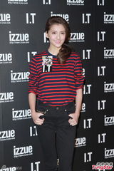 组图：吴千语周柏豪传绯闻 否认同台需报备林峰