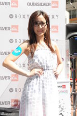 组图：高海宁等出席眼镜发布会 众名模皆清凉装扮