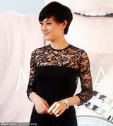 组图：孙俪现身沈阳引骚动 现场发飙挥手斥保安