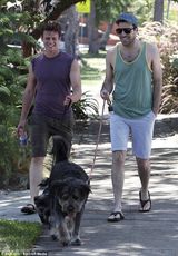 组图：电影明星爱名模 直的弯的都逃不过