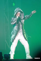 组图：侧田红馆火爆开唱 杨千嬅古巨基齐捧场 