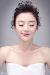 幻灯图：袁姗姗《秦香莲》杀青 展现夏日完美肌肤