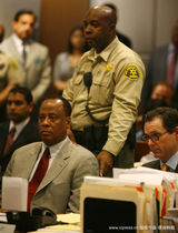 幻灯：杰克逊“谋杀”案开庭审理 医生穆雷神色凝重