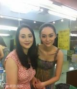 组图：51岁宋佳22岁女儿私房照 继承美貌大眼可爱