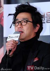 组图：韩星柳承龙新片《七号房间》开试映会