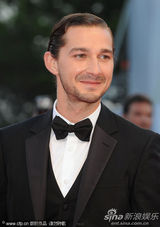 组图：罗伯特雷德福白衣潇洒 希亚-拉博夫黑装帅气