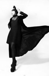 组图：黄绮珊新照全曝光 黑白大片演绎另类时尚