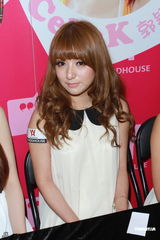 郭颖儿批许颖自信不足 反感嫩模出奇招宣传