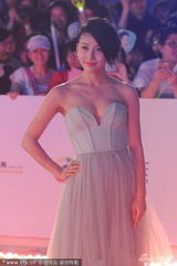 组图：上视节红毯女星竞艳 刘涛裸背刘诗诗鲜亮