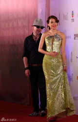 组图：群星亮相金像奖红毯 舒淇Angelababy(杨颖)桂纶镁竞艳