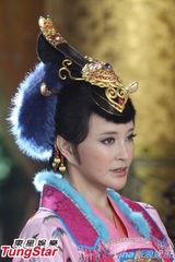 组图：刘晓庆着华丽宫装 张卫健懒理胞弟讨钱事