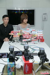 组图：罗彩玲澄清非床照 坚称不是陈伟成小三