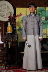 组图：《赏金猎人》数套华服打造魏千翔