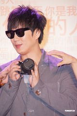 组图：萧煌奇出道10年开唱 预告大秀舞技