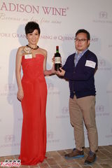 组图：佘诗曼明年回TVB拍剧 赞杨怡徐子珊演技