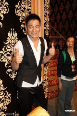 组图：《虾仔爹地》首演落幕 刘德华友情客串