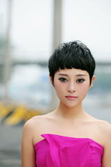 组图：“小范冰冰”杨慧娇写真 酷夏上演粉红诱惑