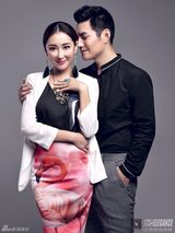 组图：严屹宽杜若溪搭肩耳语尽显甜蜜