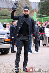 组图：韩国歌手SE7EN惜别粉丝正式入伍