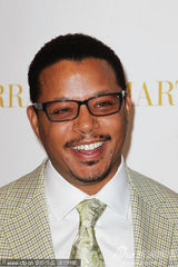 幻灯图集：哈德森电影公告活动 黑人男星泰伦斯助阵