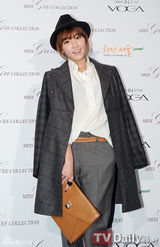 组图：郑柔美李允智靓装出席首尔时尚周