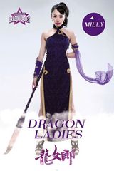 组图：龙女郎组合笔仙写真曝光 暴露服装秀性感