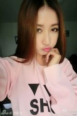 组图：孙敬媛牛仔装嘟嘴卖萌 想扮演女汉子