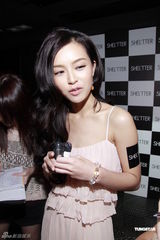 组图：杜德伟求婚成功盼日子 文咏珊拍戏吃斋