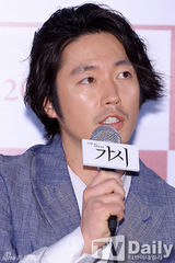 组图：《刺》试映 张赫赵宝儿演绎心动爱情