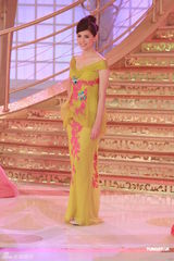 组图：2012港姐竞选现场 10位佳丽礼服亮相