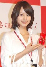 组图：长濑智也与崛北真希出席广告发布会 