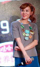 组图：好歌曲启动 周华健调侃刘欢称从小听你歌