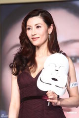 高清组图：李嘉欣性感代言 不评价锋芝婚事