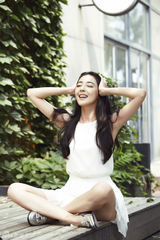 组图：米露完美诠释冷艳女王与青春少女