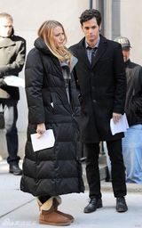 组图：布莱克-莱弗利和前男友佩恩片场深情拥抱