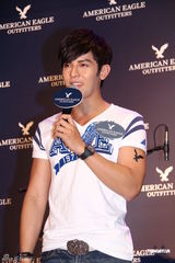 组图：汪东城不介意传绯闻 为母亲买房尽孝心