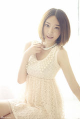 组图：王文绮全新写真 诠释优雅淑女气质