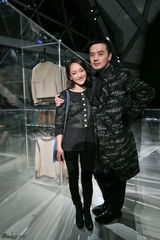 组图：周迅小清新造型亮相俏丽温婉