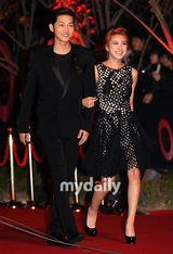 组图：苏志燮出席Style Icon颁奖礼 李秉宪获大奖