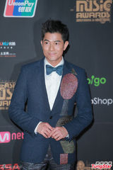 高清：EXO少时BB等亮相MAMA红毯 郭富城助阵